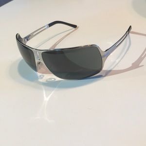 Prada Sunglasses worn by actor Craig Robinson !